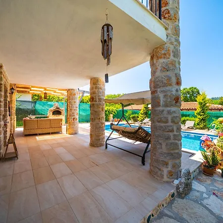 Villa Guenes *